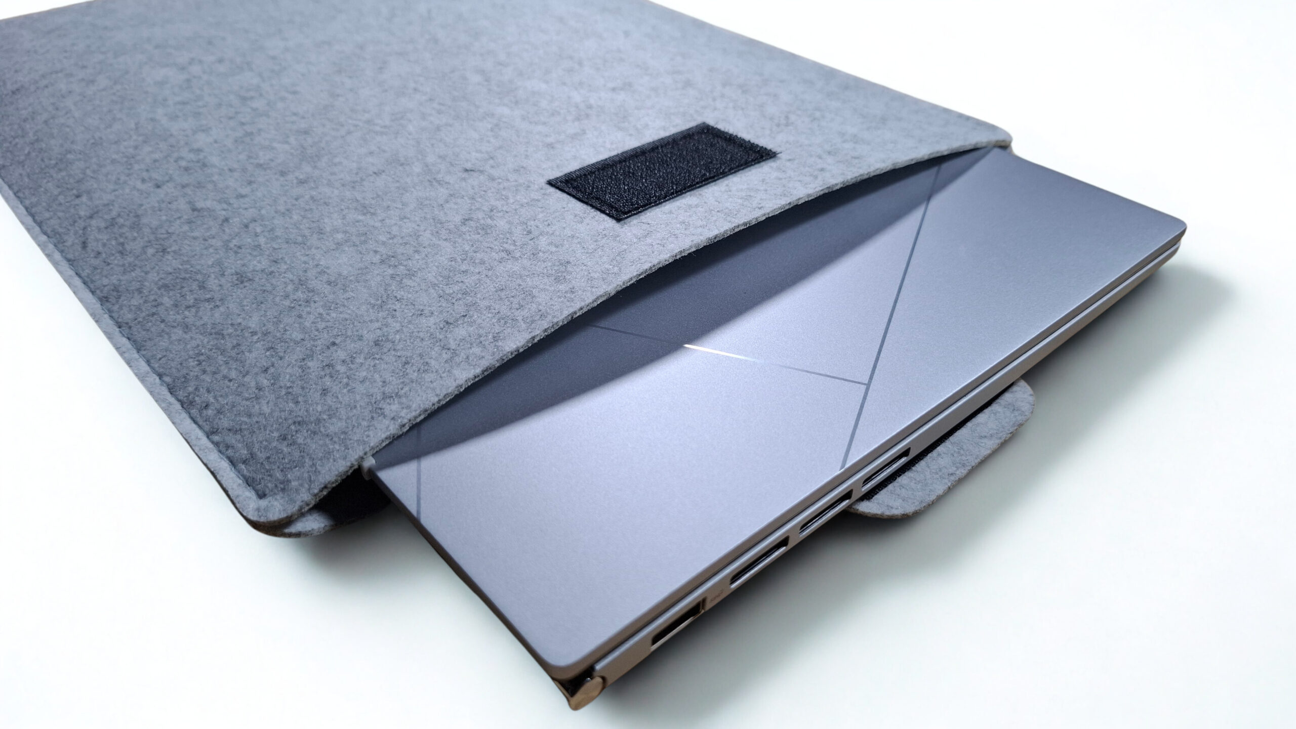 Funda para Laptop Minimalista - Image 12